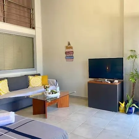 Апартаменты Cozy Near To The Airport Kouvaras